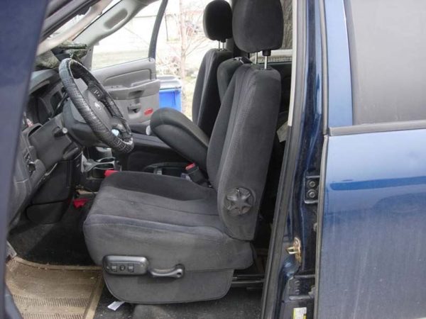 2002 - 2005 Dodge 40/20/40 with Opening Upper and Lower Consoles Seat Covers