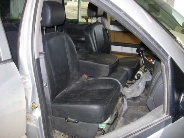 2002 - 2005 Dodge 40/20/40 with Non-Opening Armrest Seat Covers